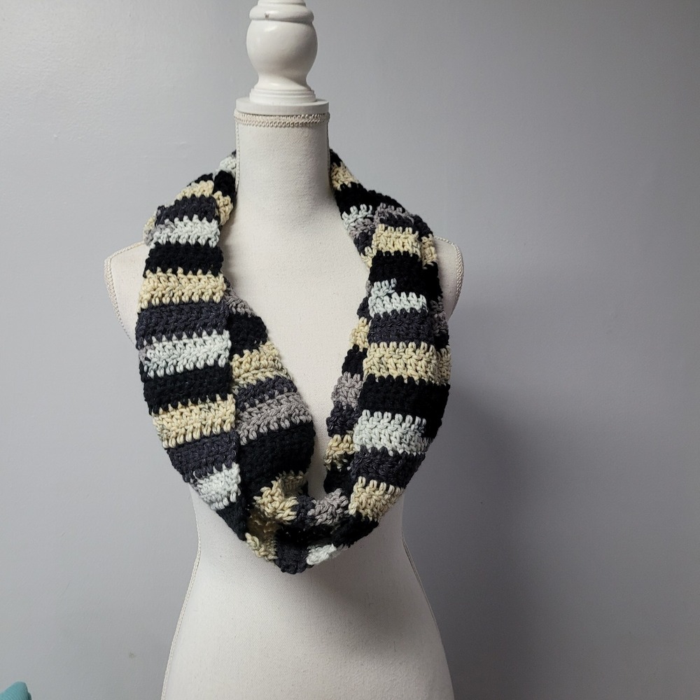 Chunky Crochet Infinity Scarf Black Cream Gray Stripes Warm Winter Loop